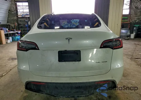 2022 Tesla Model Y from USA, damaged, VIN 7SAYGDEE1NA016470
